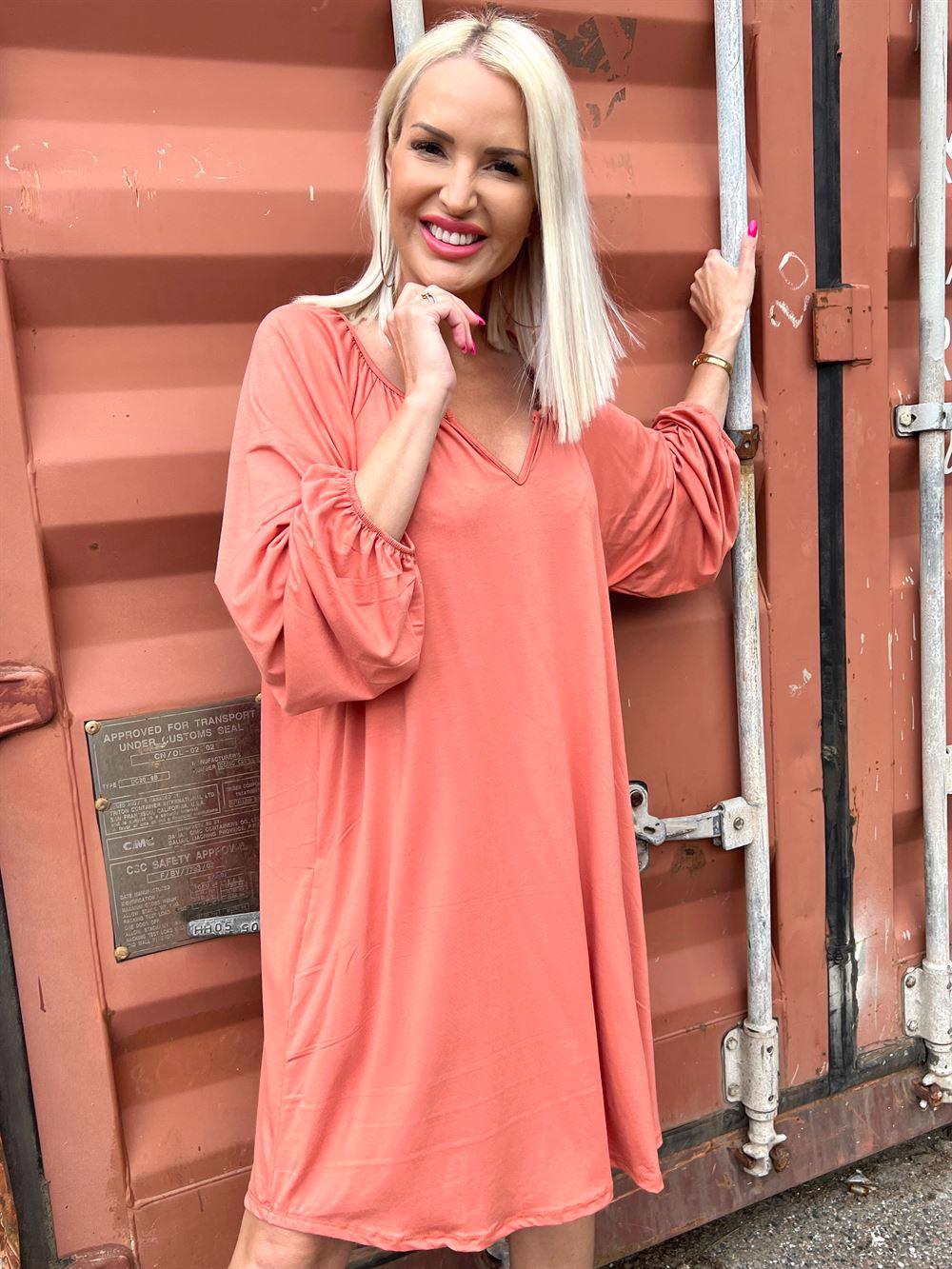 Anika - Enkel tunikaklänning i elastisk mjuk kvalitet